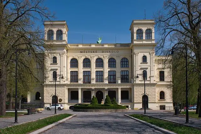 Pošta Chomutov: Jak Zrychlit Vaše Zásilky v Regionu?