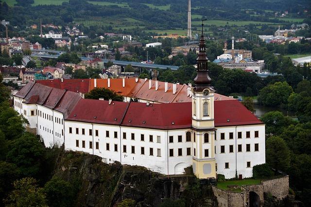 Zásilkovna Děčín: Přeprava balíků s tradicí!